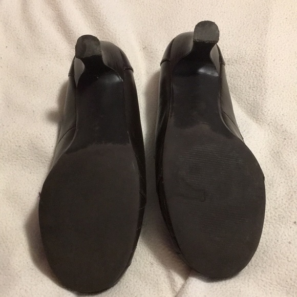 Mudd dark brown closed toe heel - Picture 2 of 4